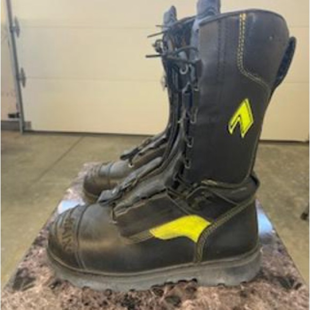 Men’s Haix structure/wildland firefighting boots